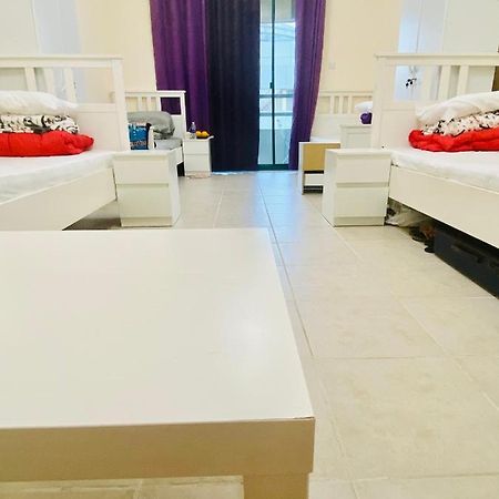 Nash Guest House Females Only Dubai Exterior photo