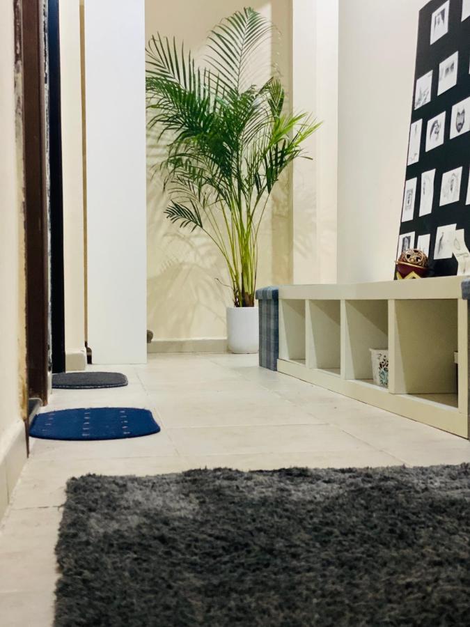 Nash Guest House Females Only Dubai Exterior photo
