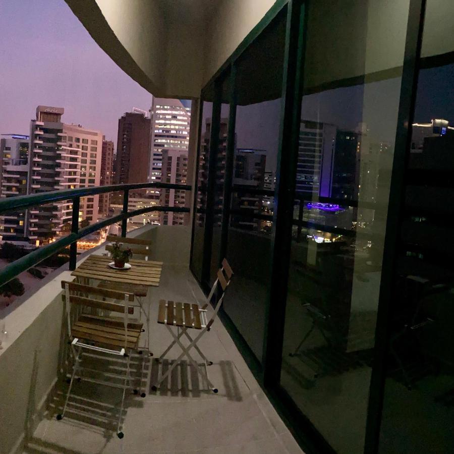 Nash Guest House Females Only Dubai Exterior photo