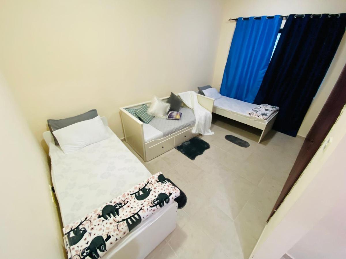 Nash Guest House Females Only Dubai Exterior photo