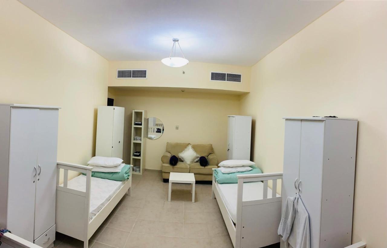 Nash Guest House Females Only Dubai Exterior photo