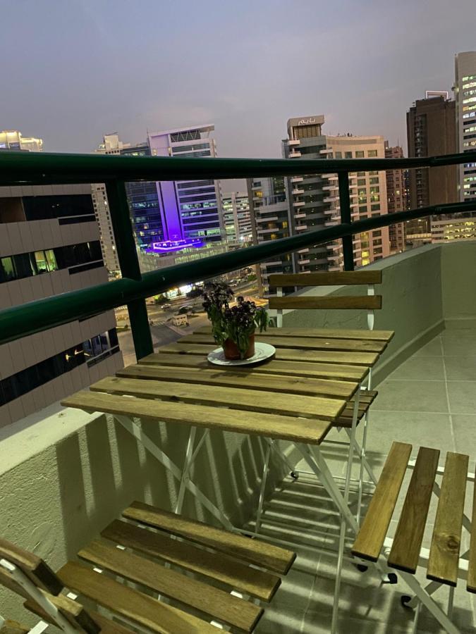 Nash Guest House Females Only Dubai Exterior photo