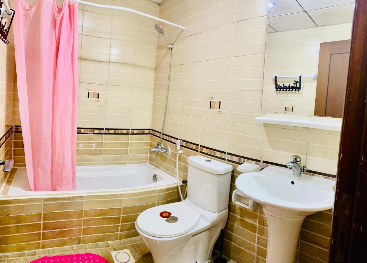 Nash Guest House Females Only Dubai Exterior photo