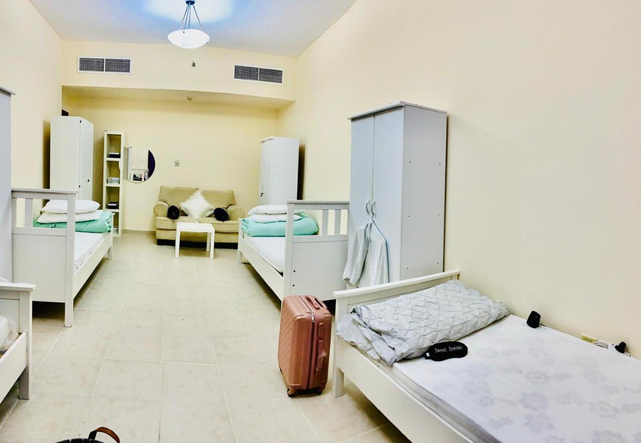 Nash Guest House Females Only Dubai Exterior photo