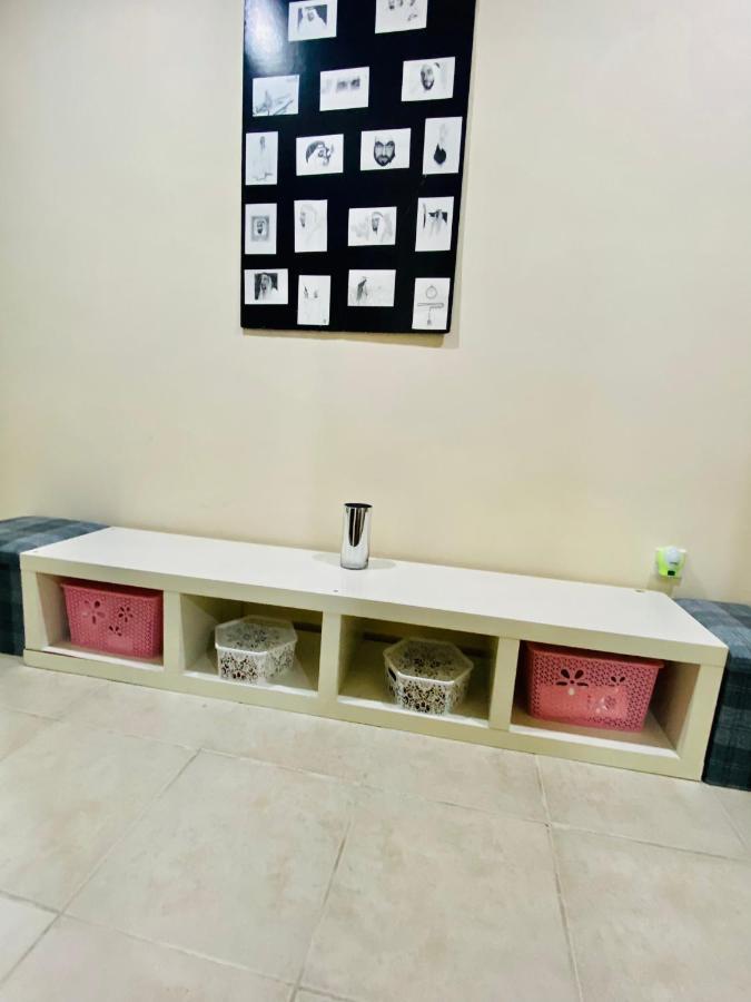 Nash Guest House Females Only Dubai Exterior photo