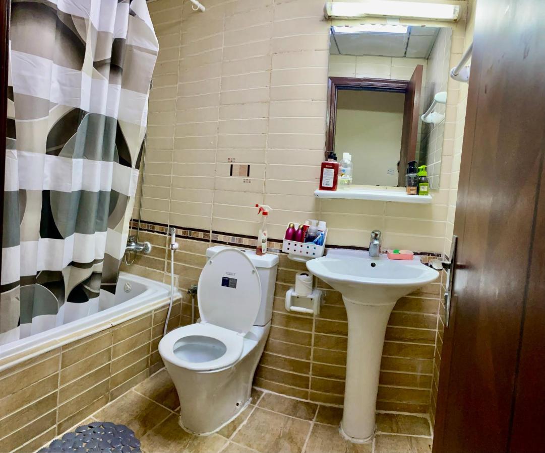 Nash Guest House Females Only Dubai Exterior photo