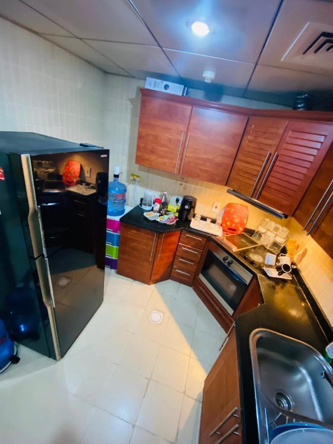Nash Guest House Females Only Dubai Exterior photo
